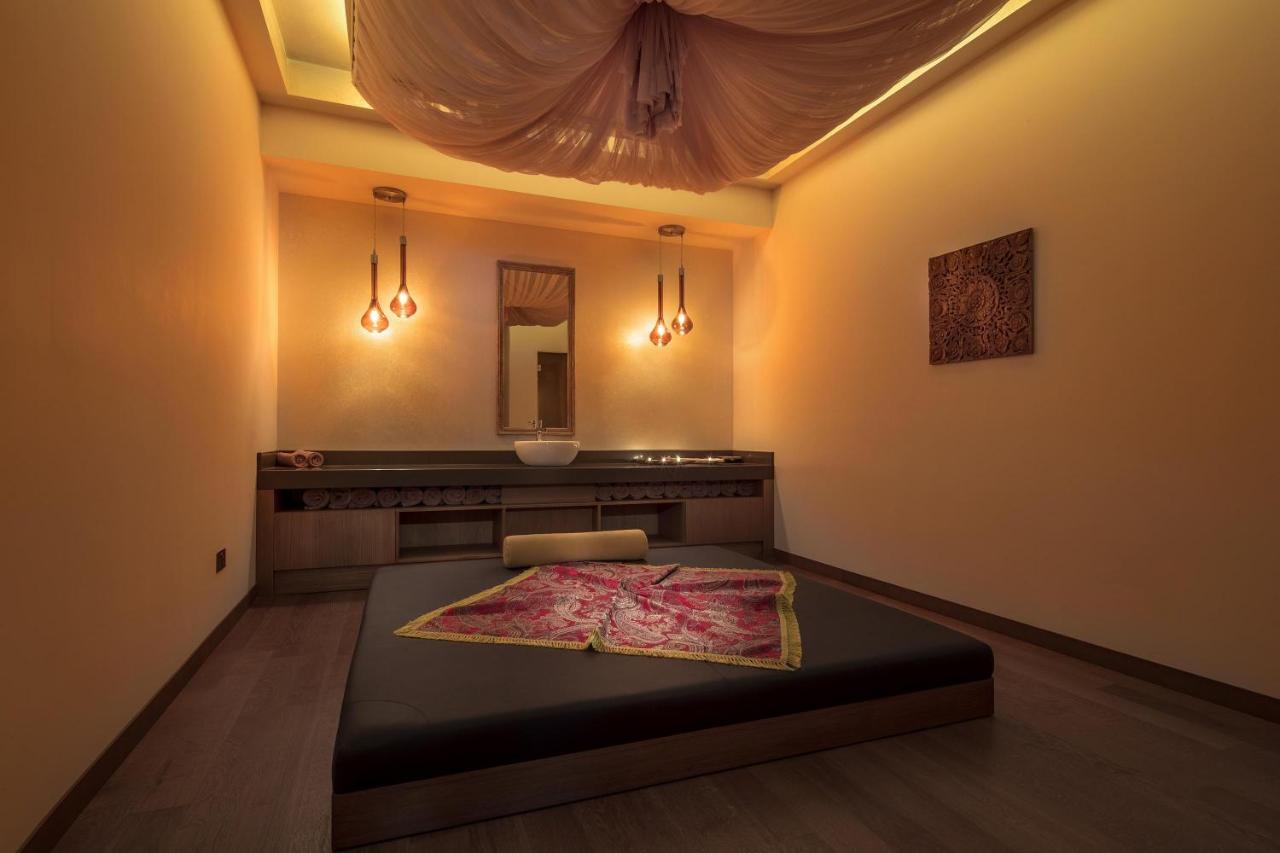 Acapulco Resort Hotel Agios Epiktitos Dış mekan fotoğraf A massage room at a spa